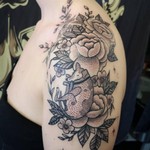 Kaja_mementoTattoo_blomst_hund.jpg